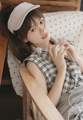 河北邢台：壮美冰壁引客来